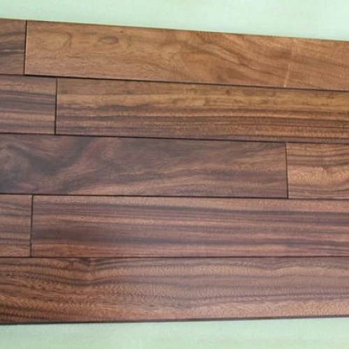 ЮЖНЫЙ ОРЕХ ШТУЧНЫЙ ПАРКЕТ KOMOFLOOR